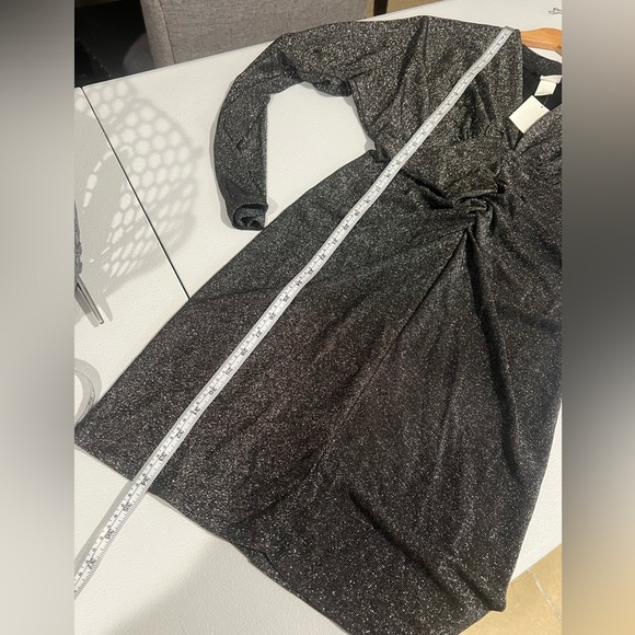 H&M Ladies Black Evening Sparkle
Ruched Front Dress Size Medium New
With Tags - Picture 9 of 9